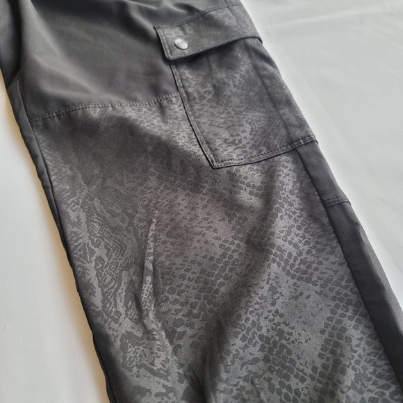 DKNY Snakeskin Print Tracksuit Set - size S - Picture 11 of 15